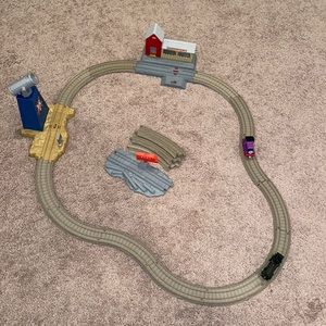toy train tracks
